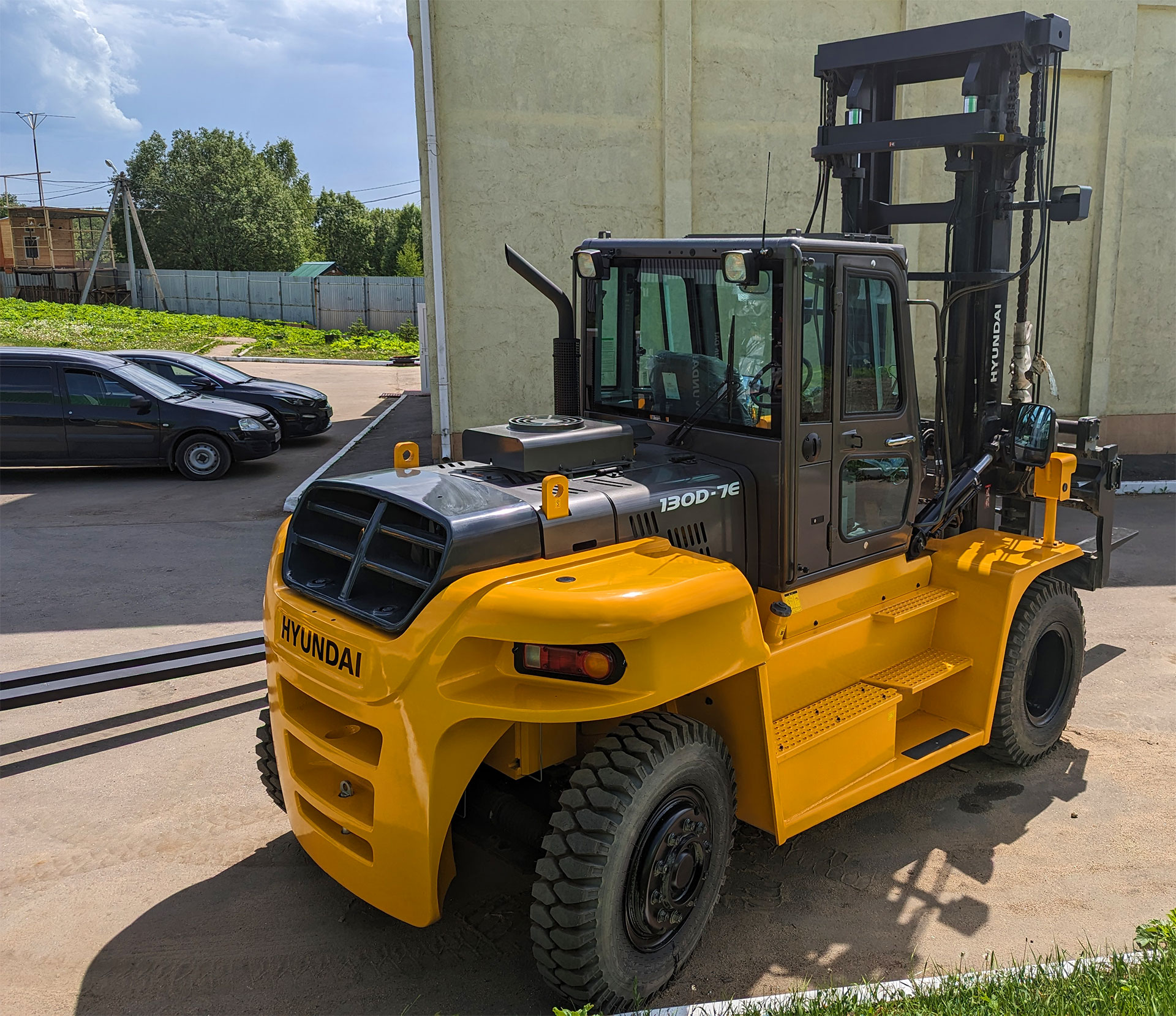 Вилочный погрузчик HYUNDAI 130D-7E